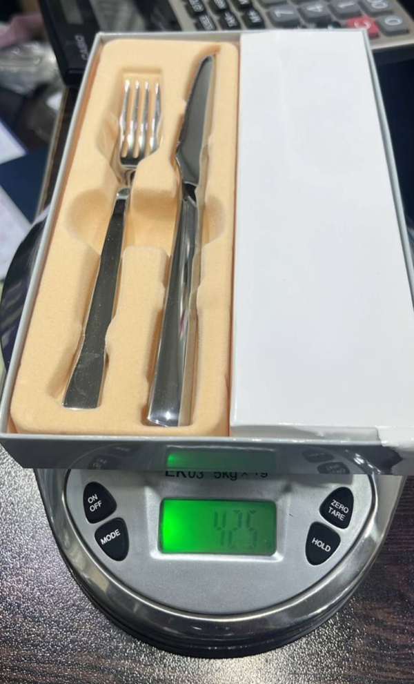 کارد چنگال جعبه طوسی در چهار گل دونا ماینز ناخونی شیکاگو