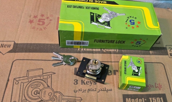 .    قفل کمدی  پنج ستاره  Five Star       تعداد/کارتن :  ۳۰۰ عدد (۲۵ جین)     سیلندر آلیاژ برنج      قیمت هر جین : 30هزار تومان