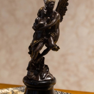 مجسمه برنز ادم وحوا.