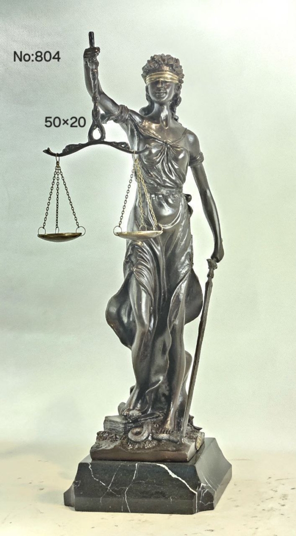 مجسمه برنز عدالت بزرگ