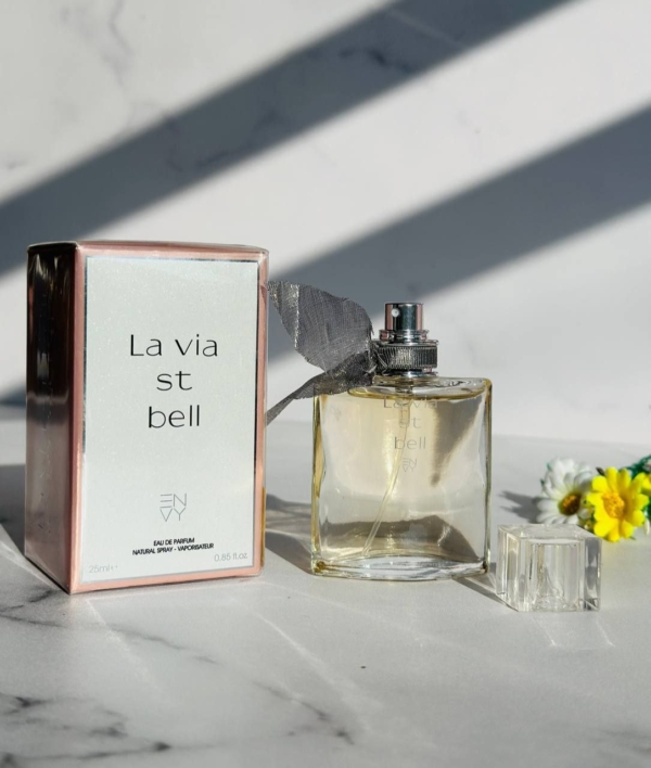 عطر جیبی لاویا است بل برند ان وی