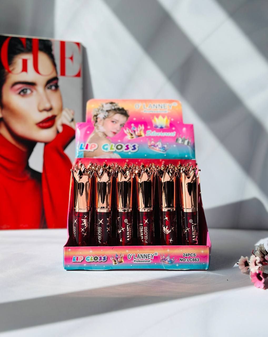 تینت لب اولانی طرح تاج