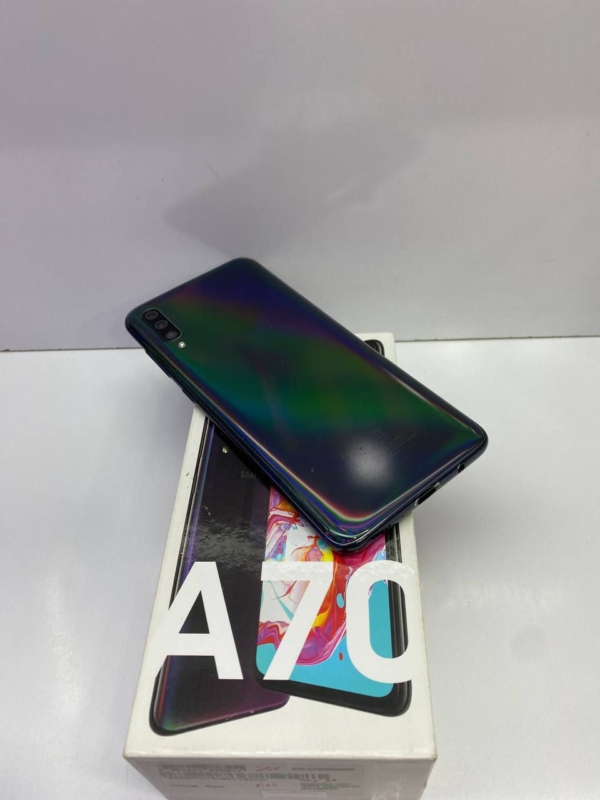 Samsung A70 (128)ram6