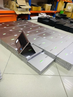 لپتاپ Samsung 930MBE  Cpu :i7_8650 U