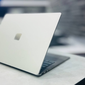 Surface laptop 2