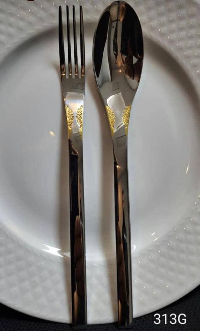 قاشق و چنگال کودک: اندازه مناسب برای دست و دهان کوچک