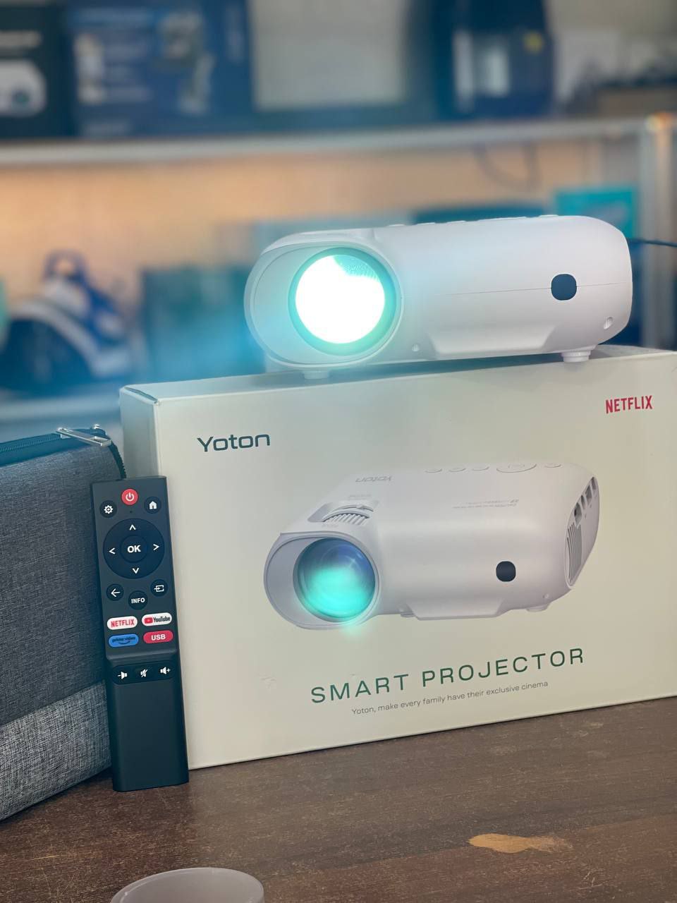پروژکتور حرفه ای برند yoton مدل Y9