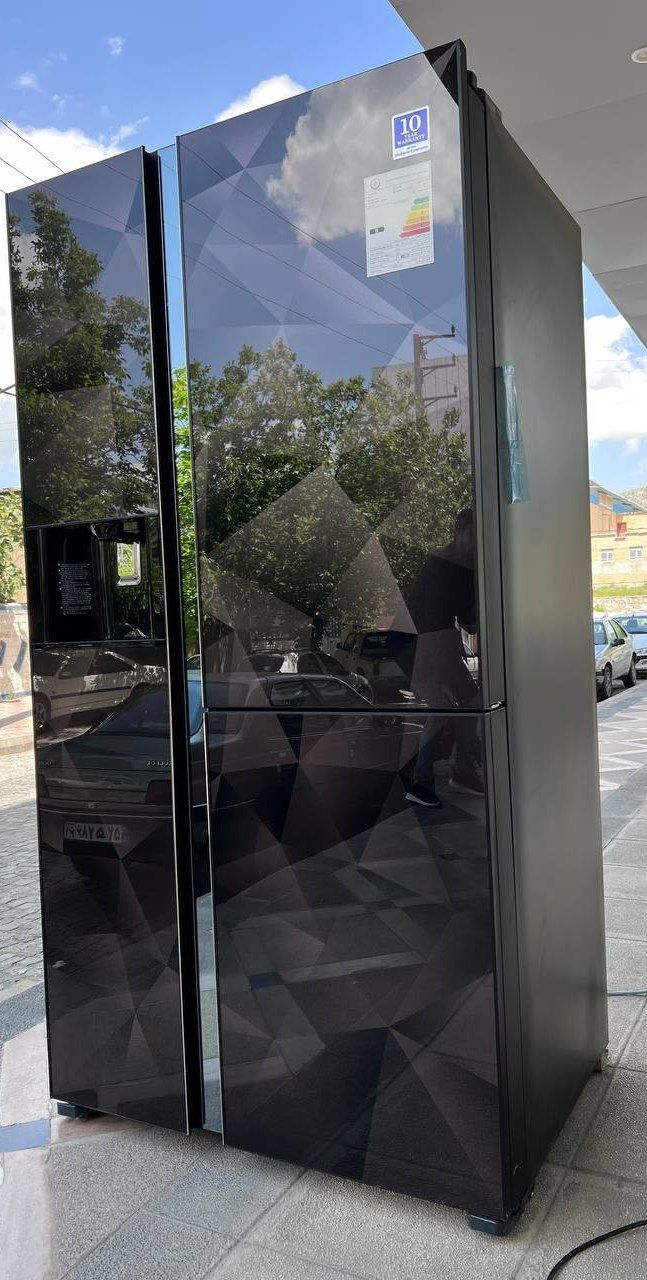 یخچال ساید بای ساید سە درب هیتاچی ژاپنHITACHI R-M700VAGUQ9X