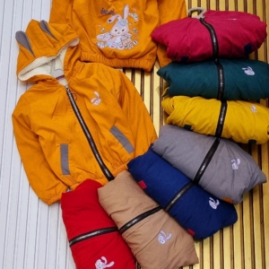 سوئی شرت میکرو داخل خز دخترانه.