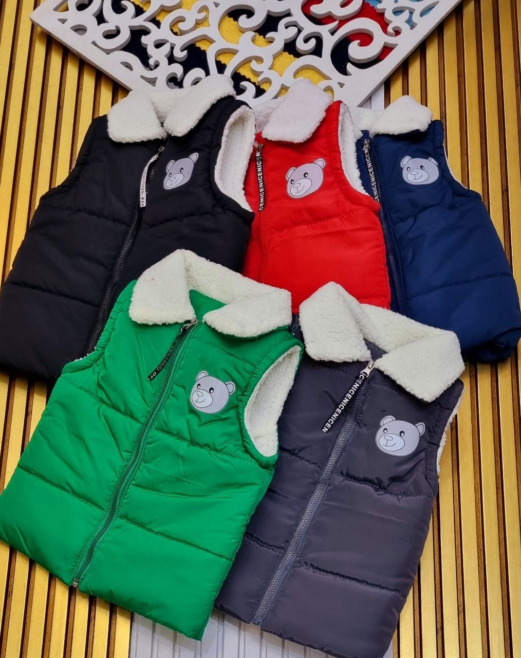 پافر یقه و داخل خز 