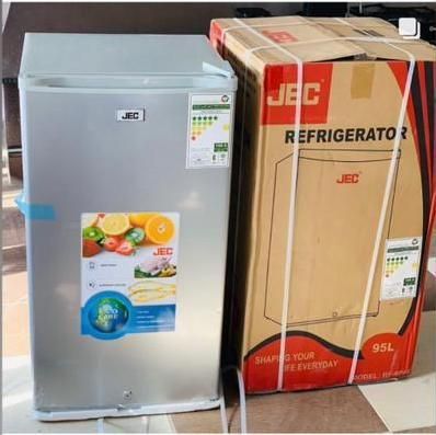 یخچال هتلی و ویترینی 95 لیتری jbc