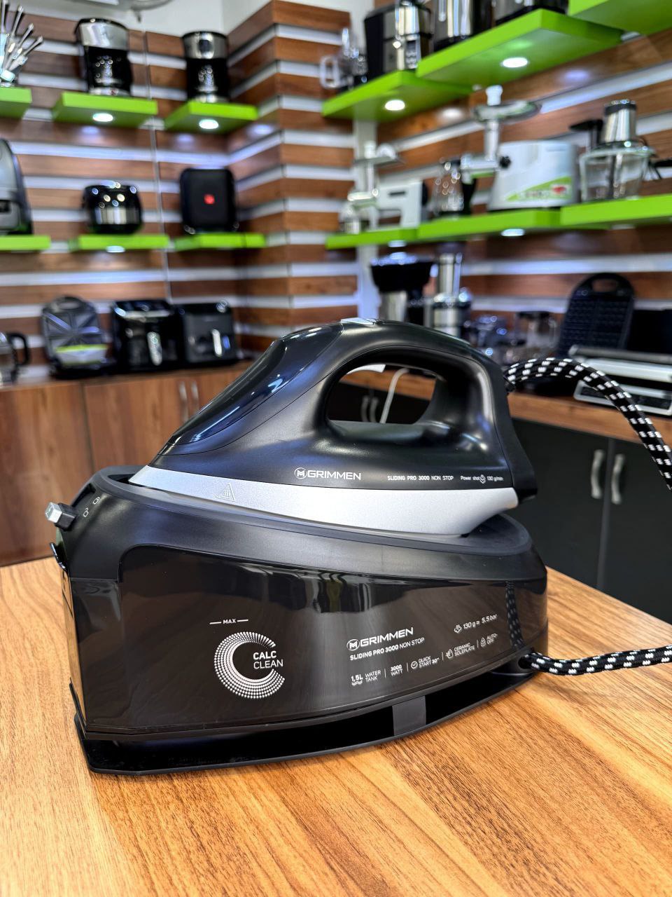 اتو مخزن دار برند گریمن مدل 205