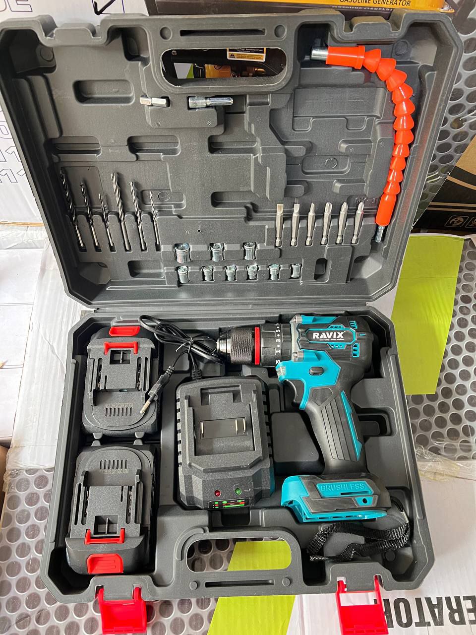 دریل شارژی ۲۰ ولت با لوازم راویکس