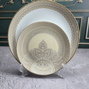سرویس ۲۶ پارچه ۶نفره غداخوریطرح گرد لیندا کرم طلادار