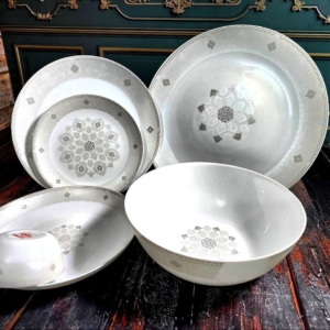 سرویس ۲۶ پارچه ۶نفره غداخوری طرح گرد رایحه طوسی