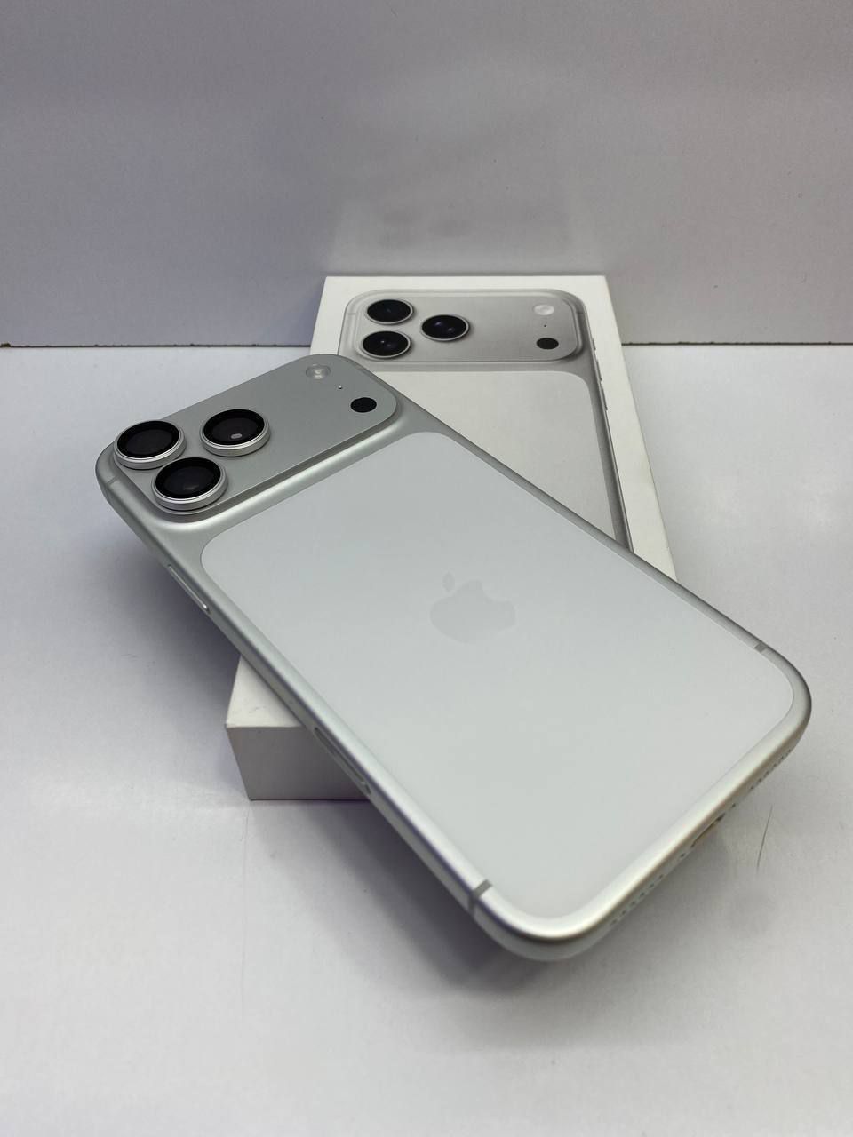 گوشی آیفون Iphone 17 pro max (256)zaa